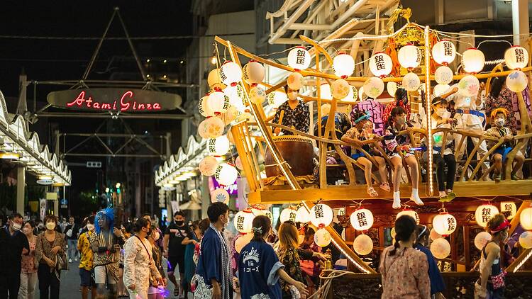 17時30分 こがし祭りの山車を引く。 17時30分 こがし祭りの山車を引く。