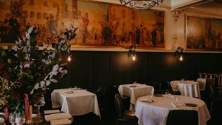 Florentino Dining Room