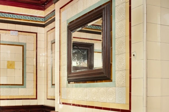 Tiled walls at the Woodman, Birmingham