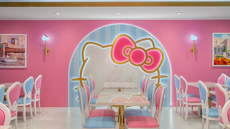 Hello Kitty Cafe Bow Room