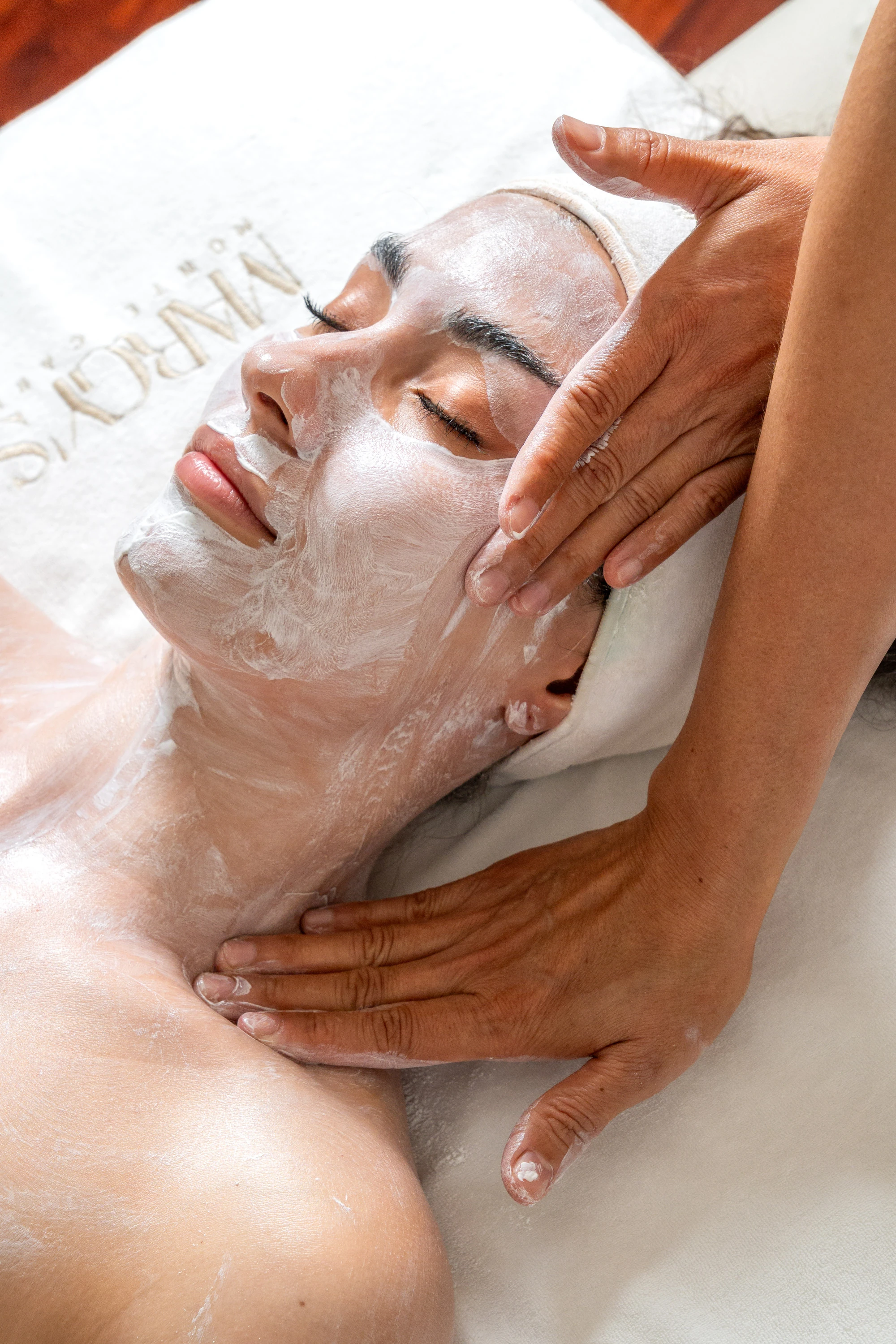 Private luxury facial at Seren Le Moment atelier in Thonglor, Bangkok