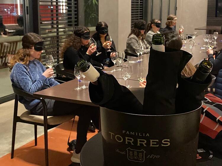 Tast de vins a cegues amb Familia Torres Tast de vins a cegues amb Familia Torres