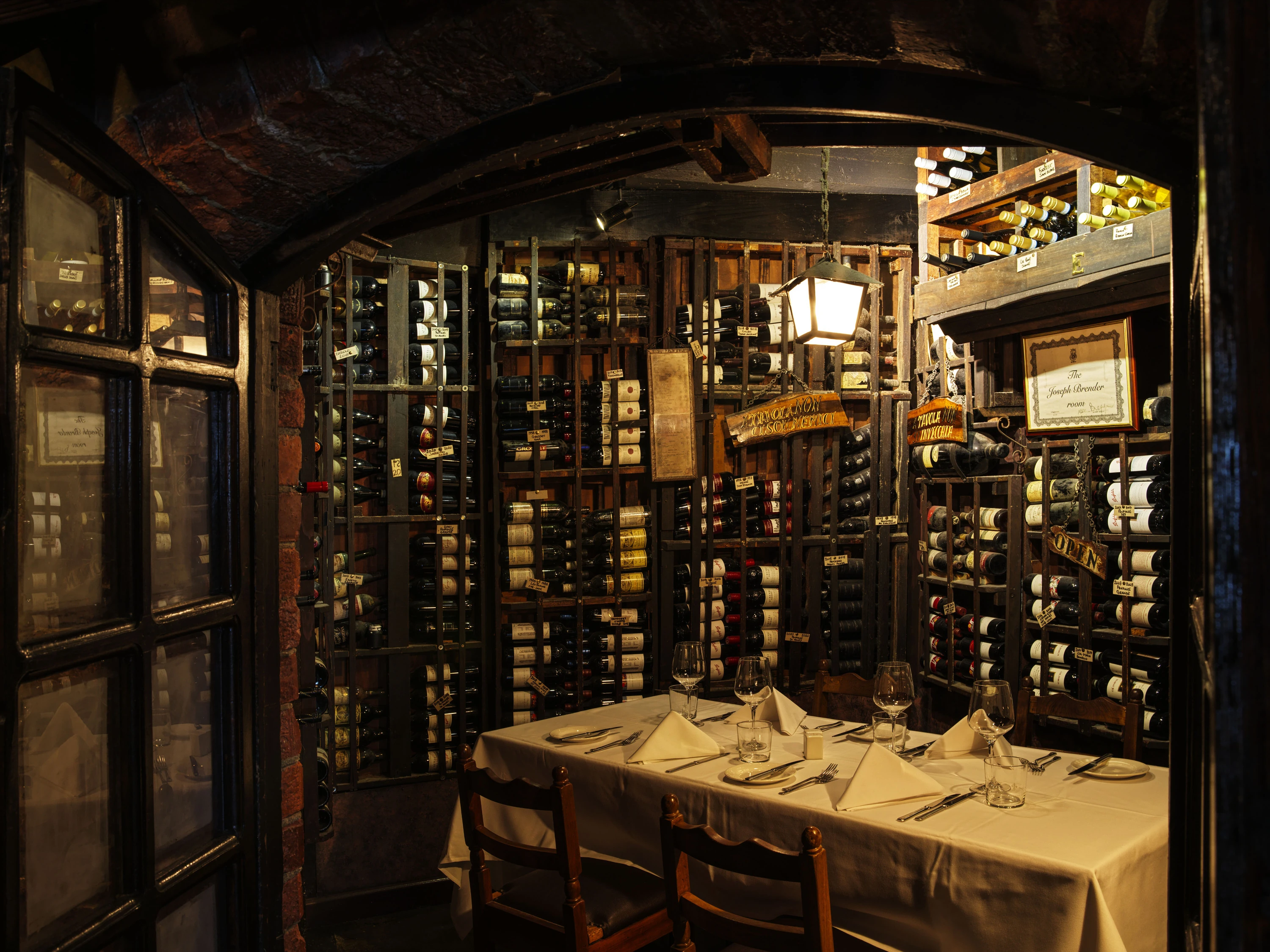 Beppi's dining room