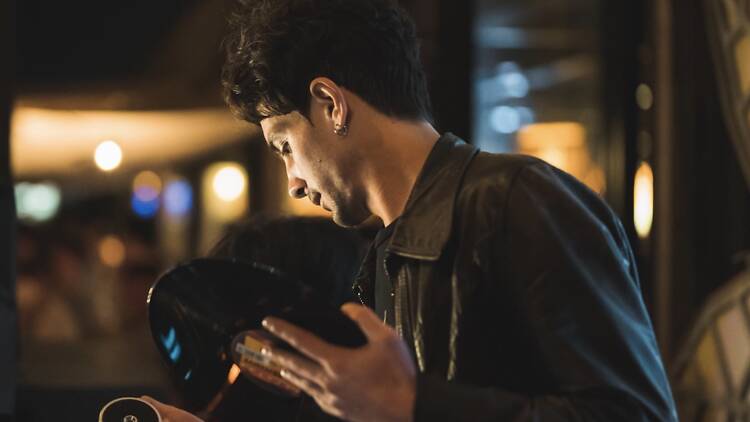 Lock yourself in for vinyl-only minimal and trance at Dual