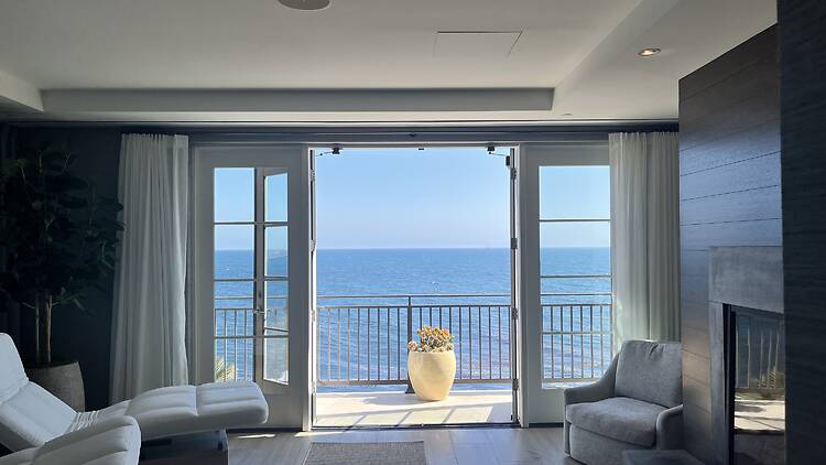 A relaxation lounge at the Spa at Terranea.