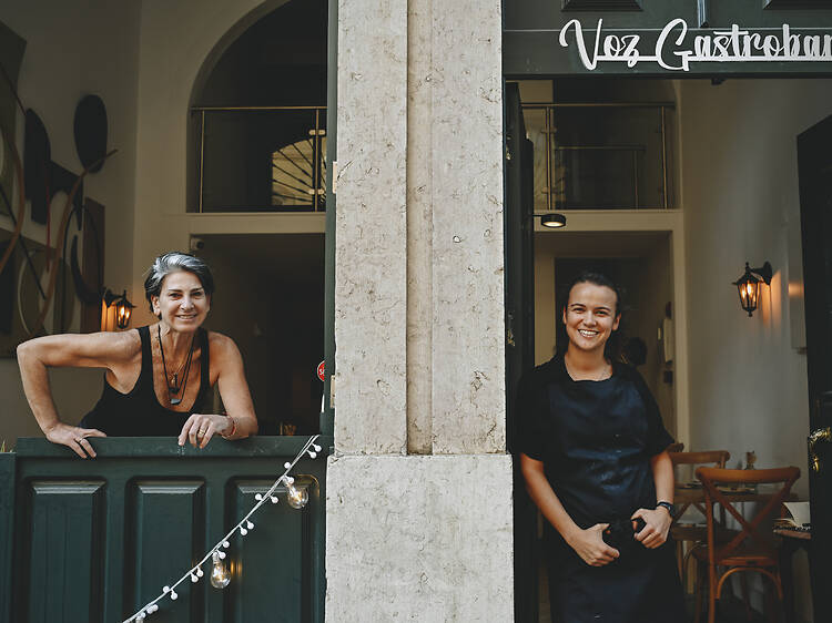 Uma chefe de sala e uma chef de cozinha juntaram-se para abrir as portas de “casa” na Graça