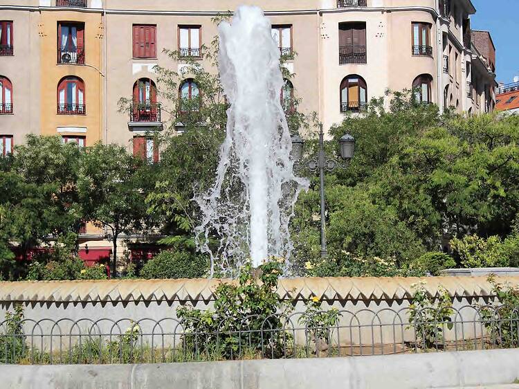 Aperitivos, terrazas y tardeos: el verano se vive al aire libre en Olavide