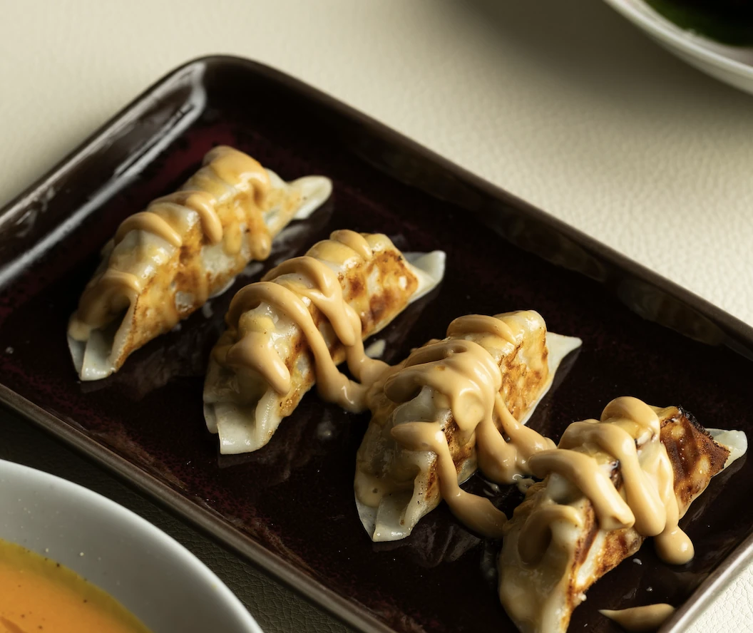 Gyozas de butifarra, Emocionar 