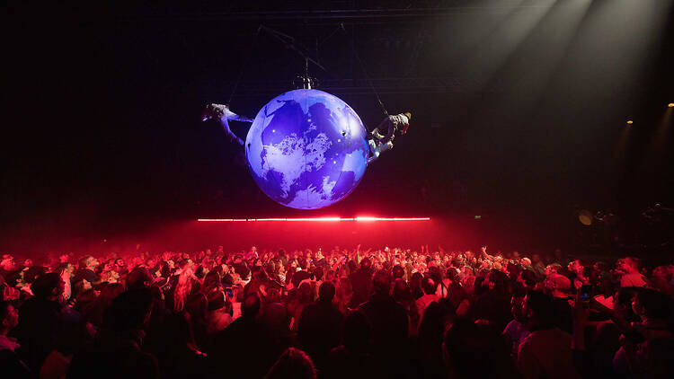 Fuerza Bruta: Aven Fuerza Bruta: Aven