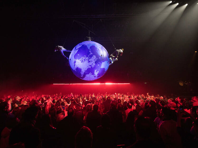 Fuerza Bruta: Aven Fuerza Bruta: Aven