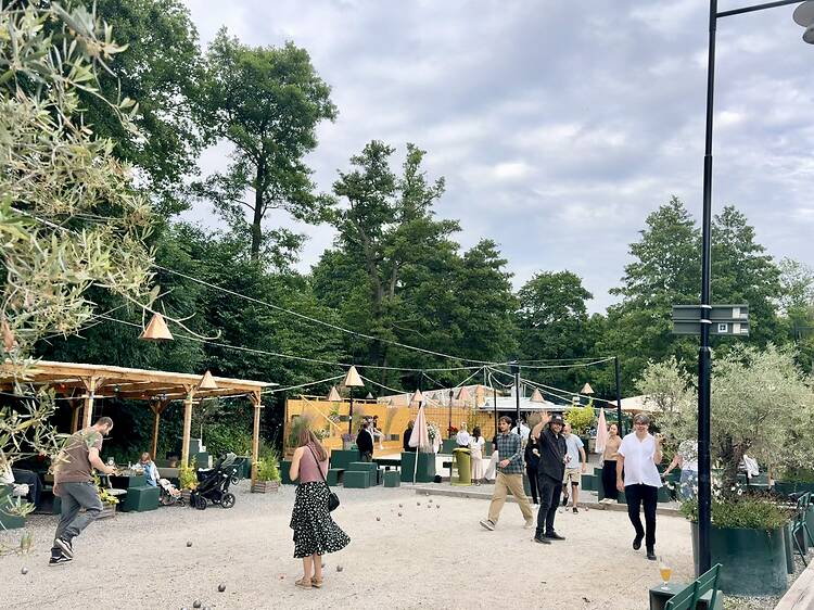 14.7 Play pétanque and sip pastis in Tanto 14.7 Play pétanque and sip pastis in Tanto