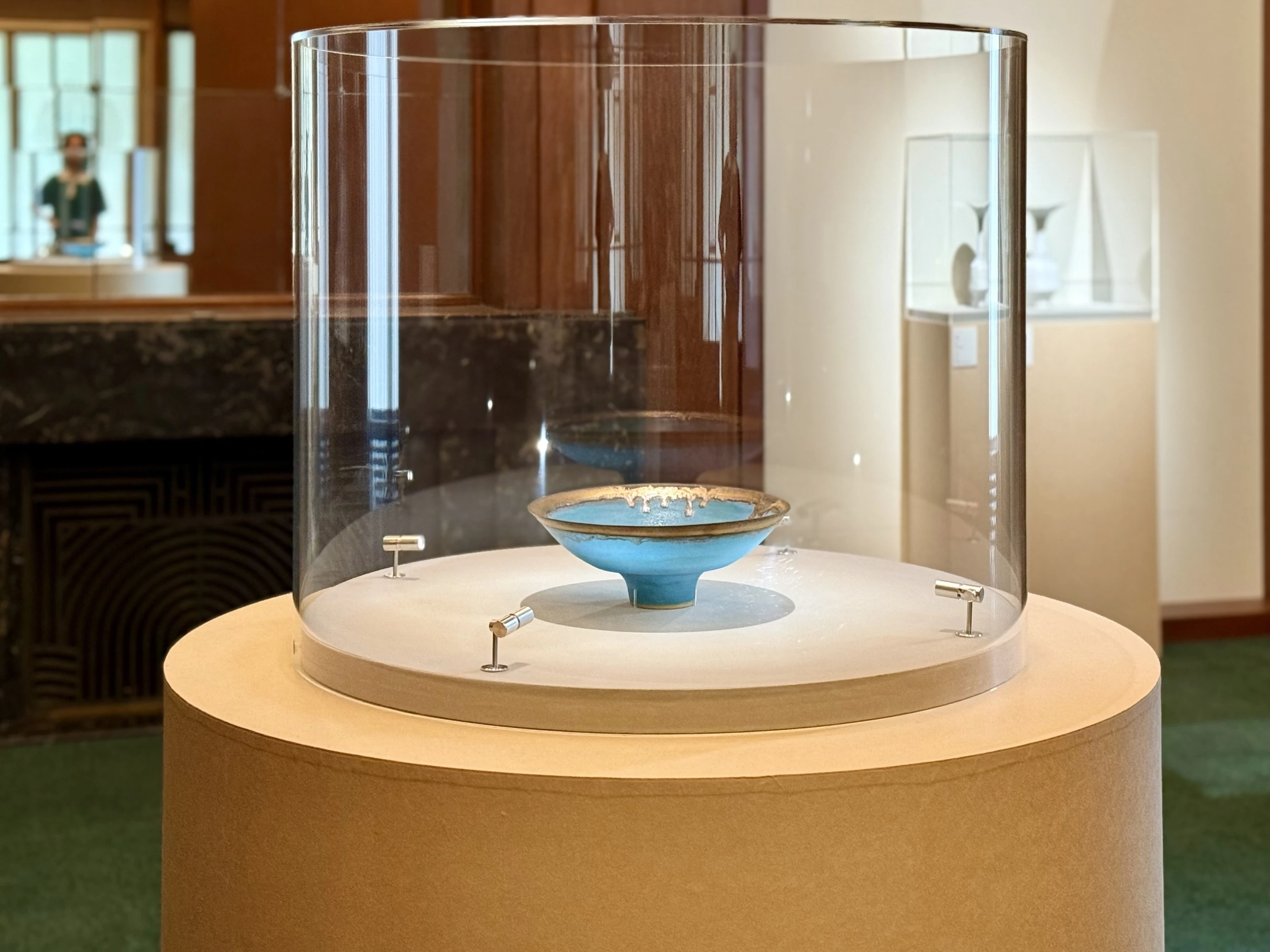 ルーシー・リー展―東西をつなぐ優美のうつわ―