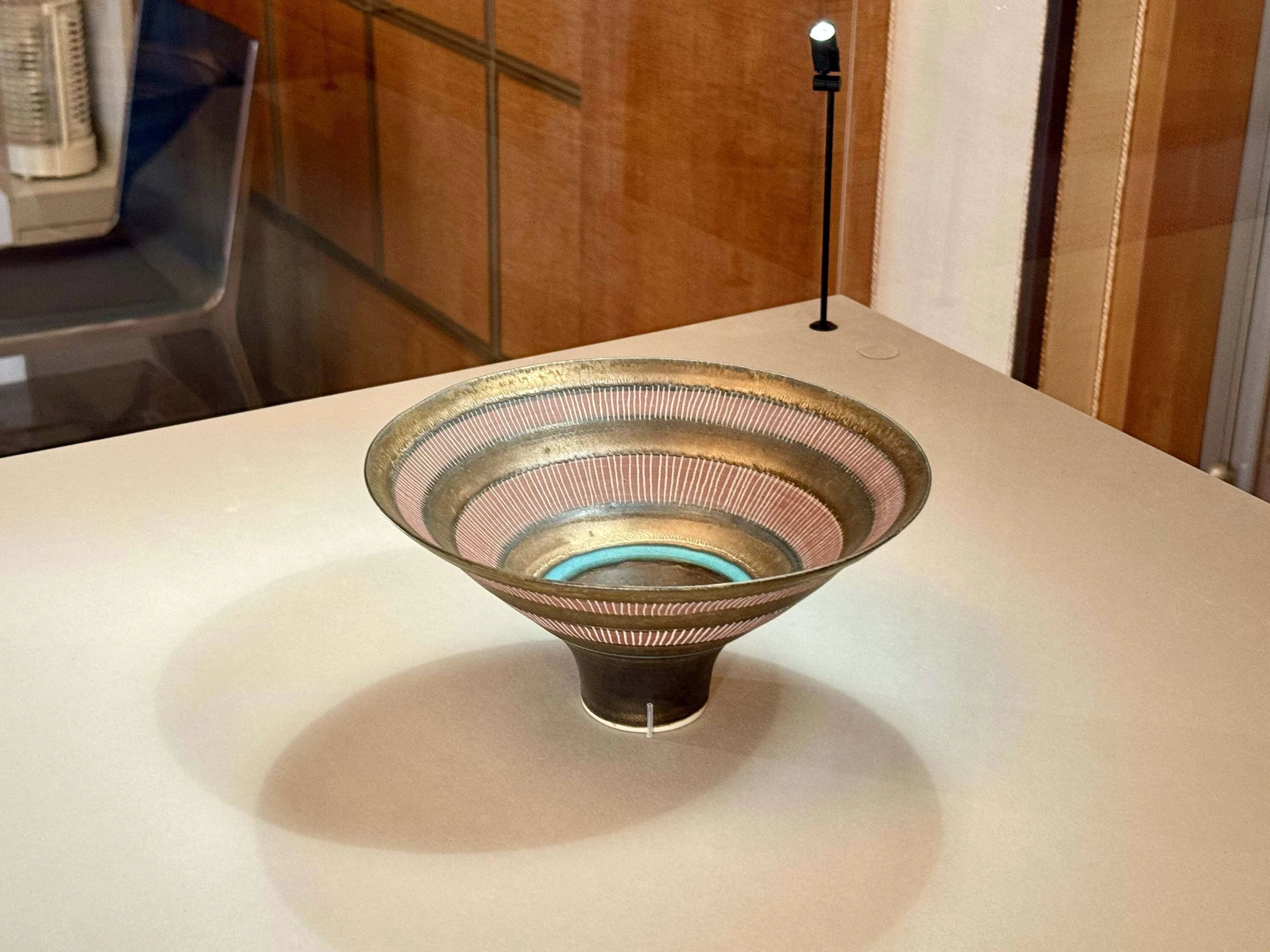 ルーシー・リー展―東西をつなぐ優美のうつわ―