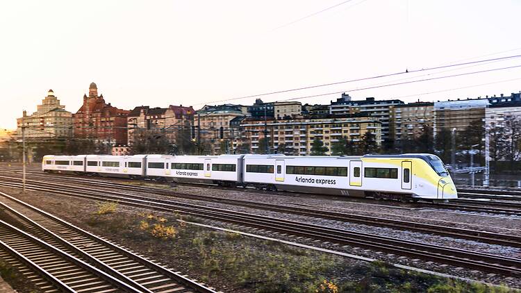 10:00 – Fast Track to the City Center 10:00 – Fast Track to the City Center