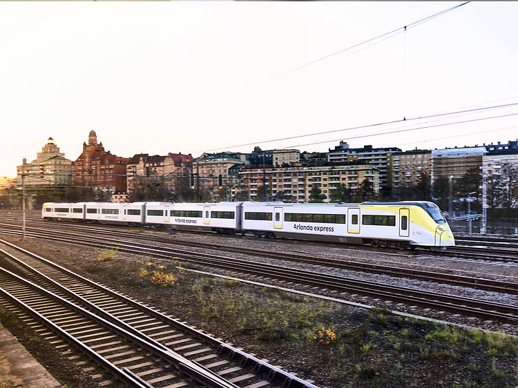 10:00 – Fast Track to the City Center 10:00 – Fast Track to the City Center