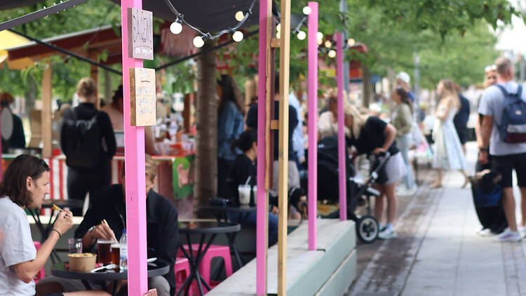 4.7. Käka pad krapow moo på Thai Bågen, Stockholms nya street food-marknad 4.7. Käka pad krapow moo på Thai Bågen, Stockholms nya street food-marknad