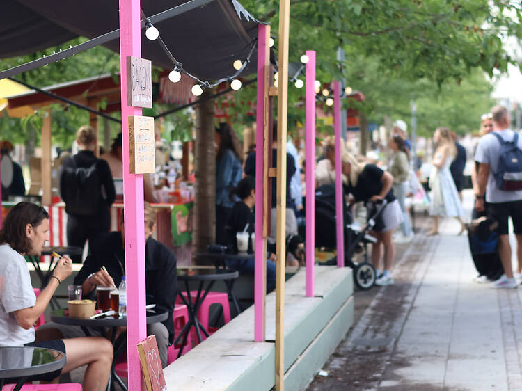 4.7. Käka pad krapow moo på Thai Bågen, Stockholms nya street food-marknad 4.7. Käka pad krapow moo på Thai Bågen, Stockholms nya street food-marknad