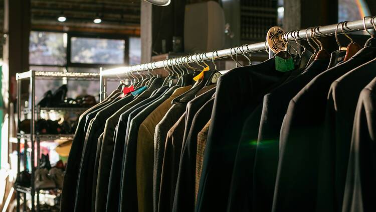 Plus de 10 000 vêtements à partir de 2 € vont envahir un rooftop du 18e Plus de 10 000 vêtements à partir de 2 € vont envahir un rooftop du 18e