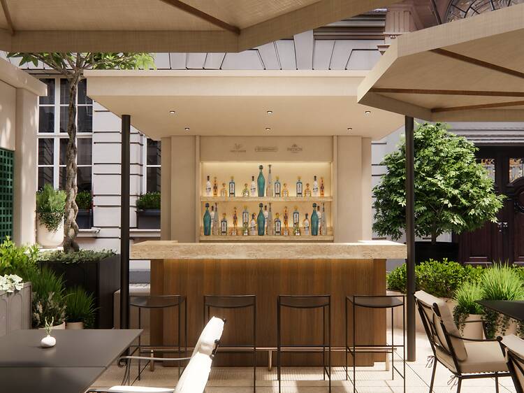 One of London’s poshest hotels has opened a new terrace for al fresco dining