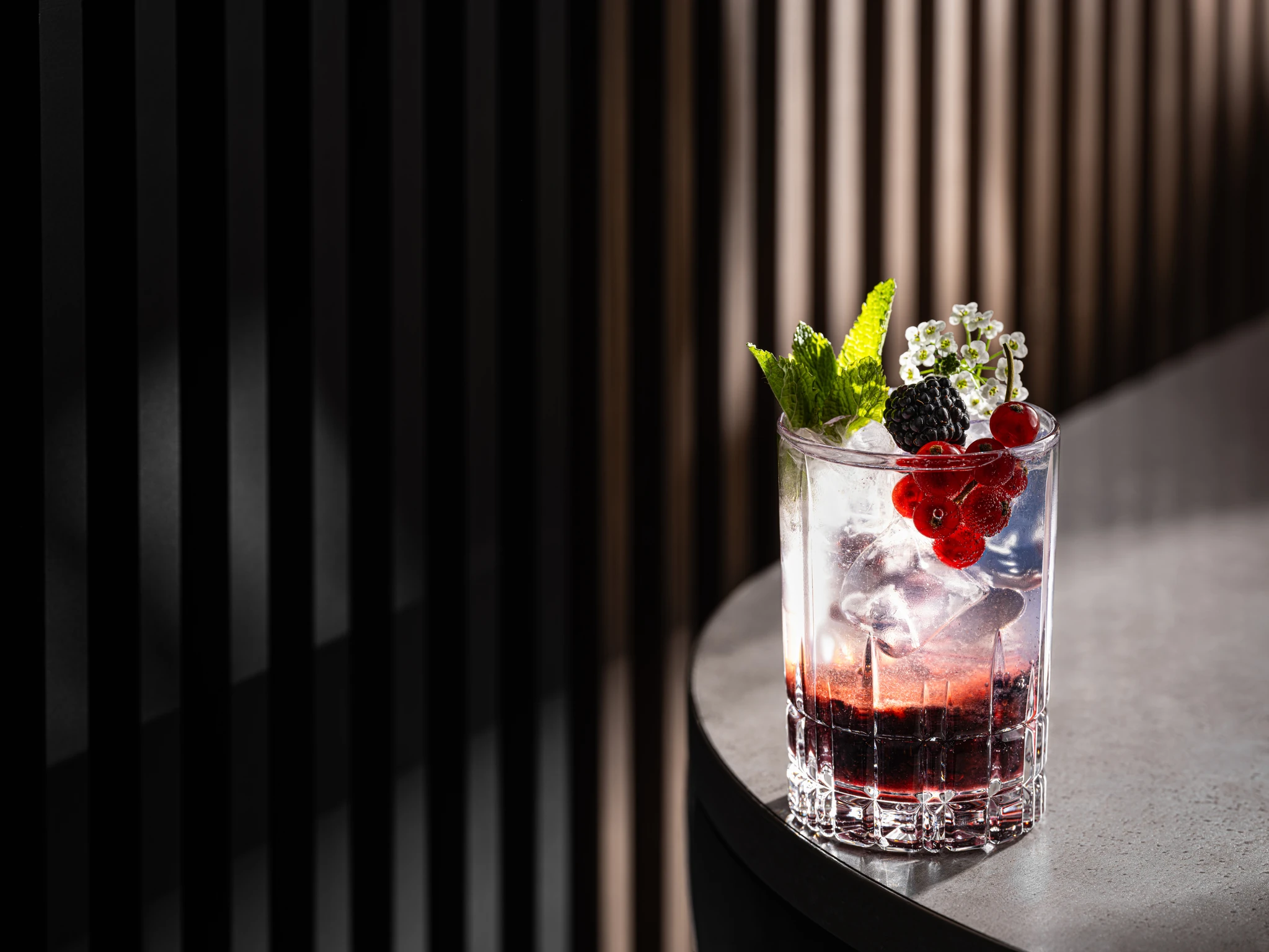 BLACKBERRY FIZZ Axis Caf&eacute; & Lounge