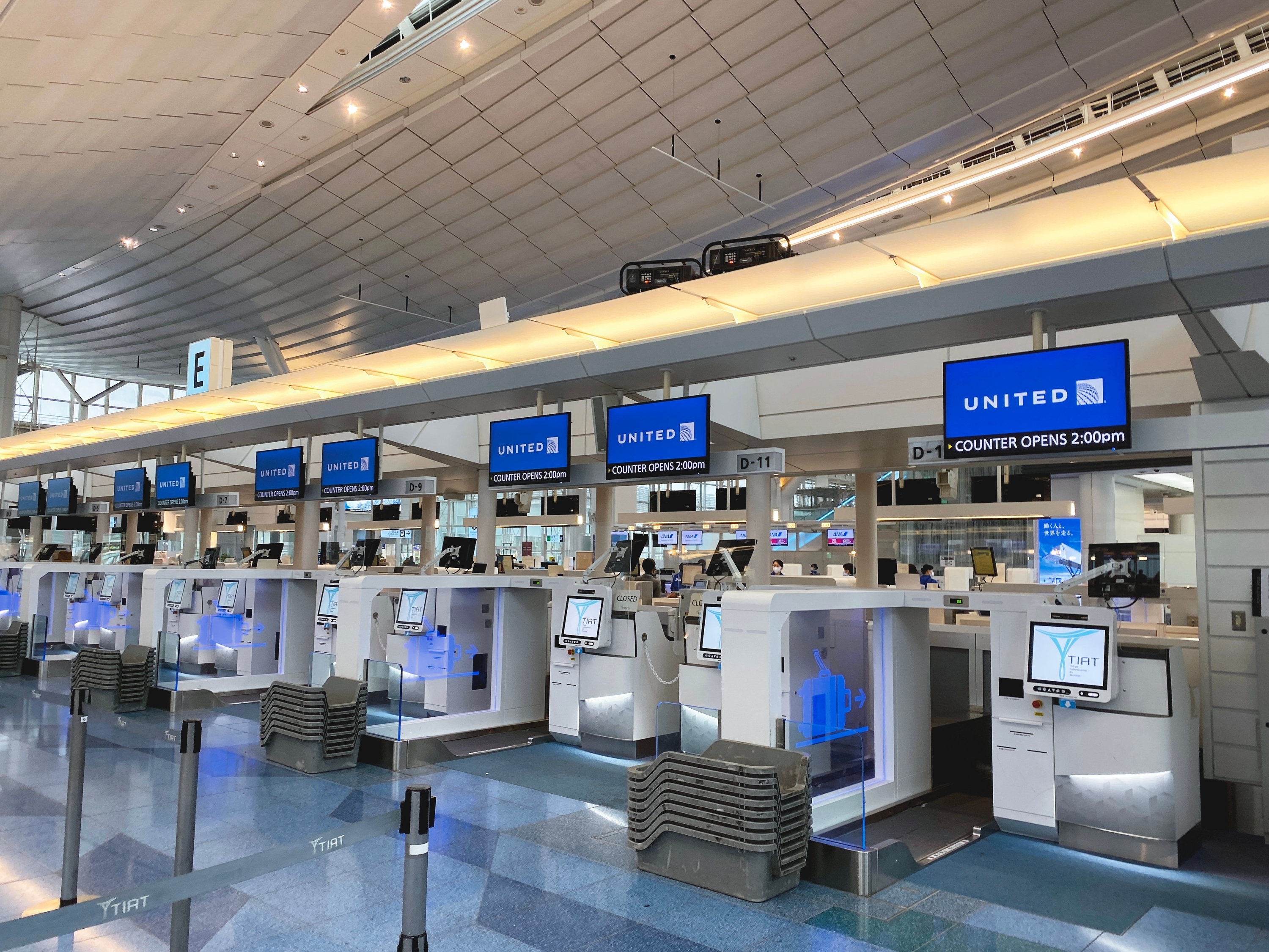 timeout.com - Laura Ratliff - This airline lets you check in your luggage at the airport the night before your early morning flight