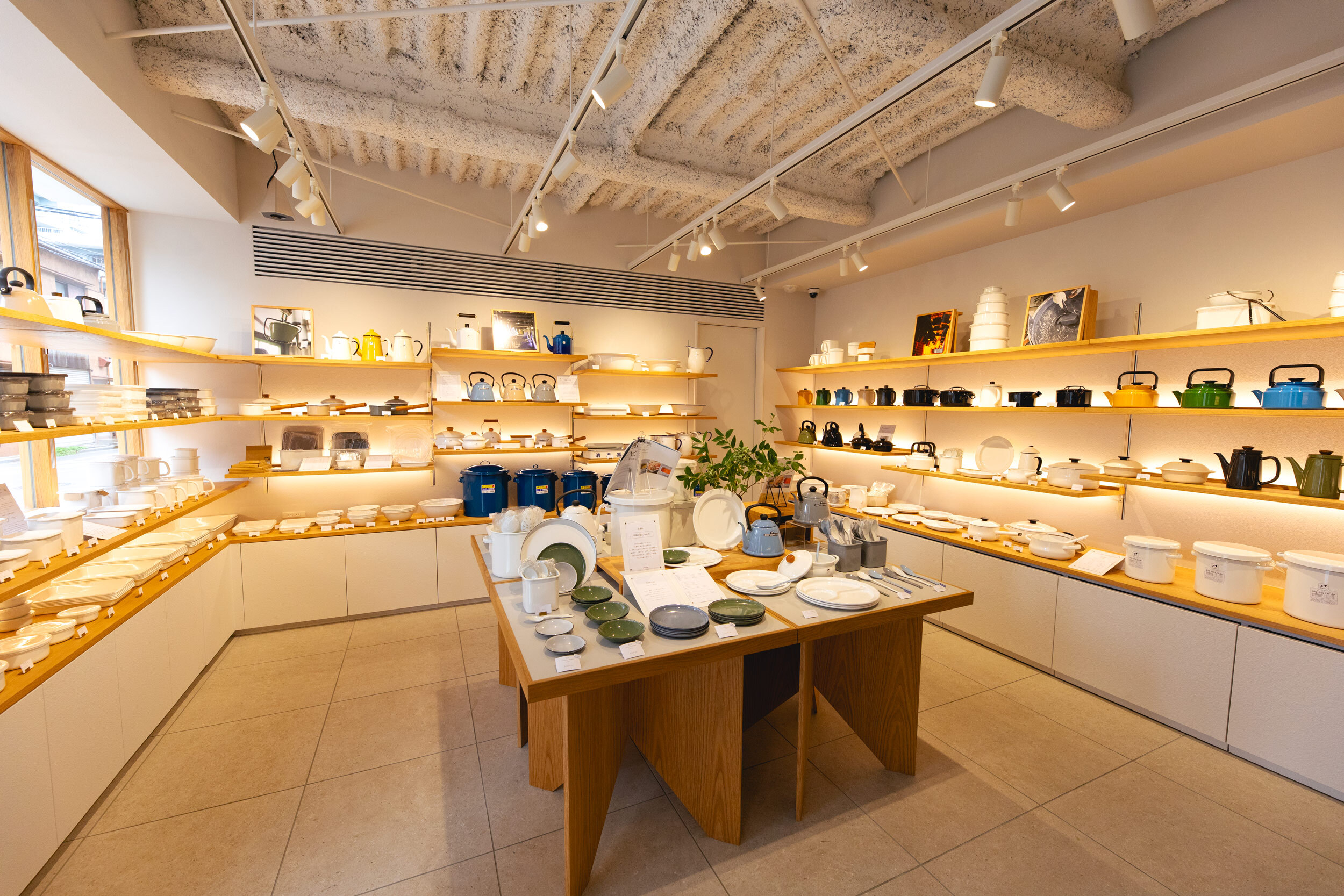 野田琺瑯」の製品がフルナインアップ、清澄白河に初の直営店がオープン