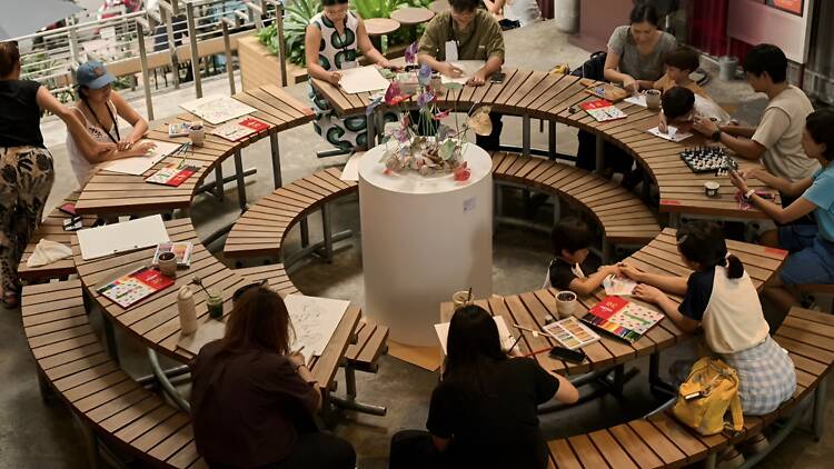 Do after-work drinks without the chaos at theCOMMONS Saladaeng Do after-work drinks without the chaos at theCOMMONS Saladaeng