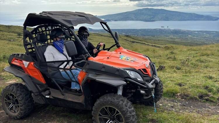 Descobrir a ilha num buggy Descobrir a ilha num buggy