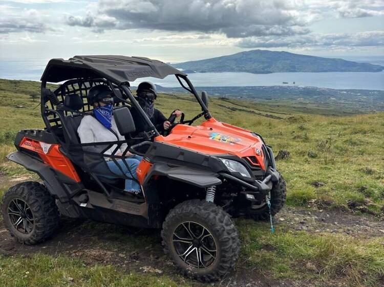 Descobrir a ilha num buggy Descobrir a ilha num buggy
