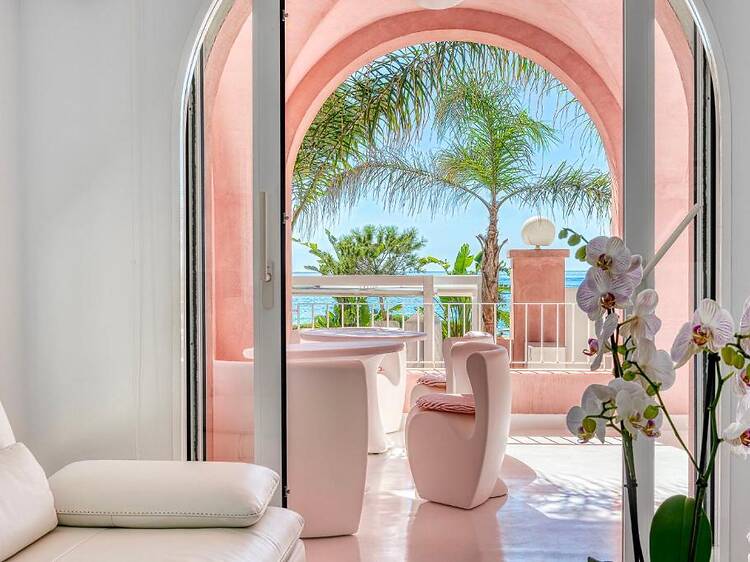Així és l’exclusiu hotel boutique de Carmen Thyssen a primeria línia de mar d’una de les badies més boniques de la Costa Brava