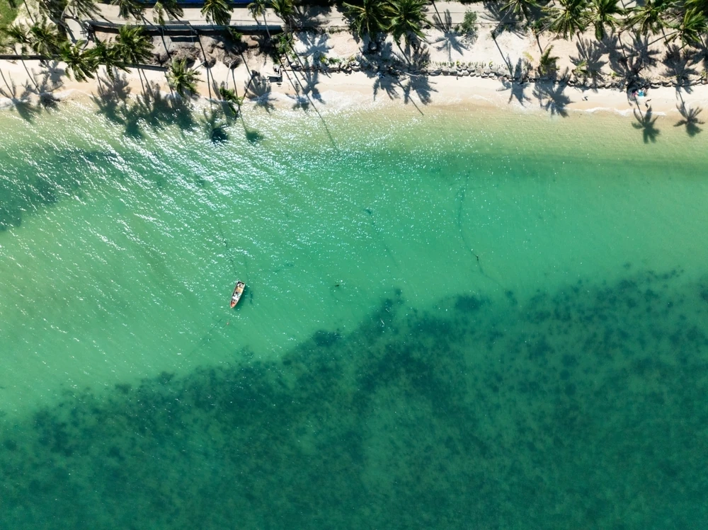 Emerald green water on Koh Samui, Thailand