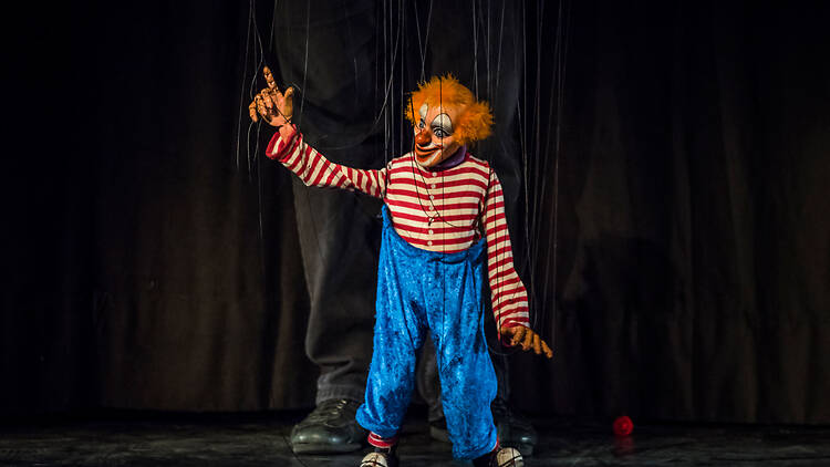 Marionetes fent circ? Sí, és possible! Marionetes fent circ? Sí, és possible!