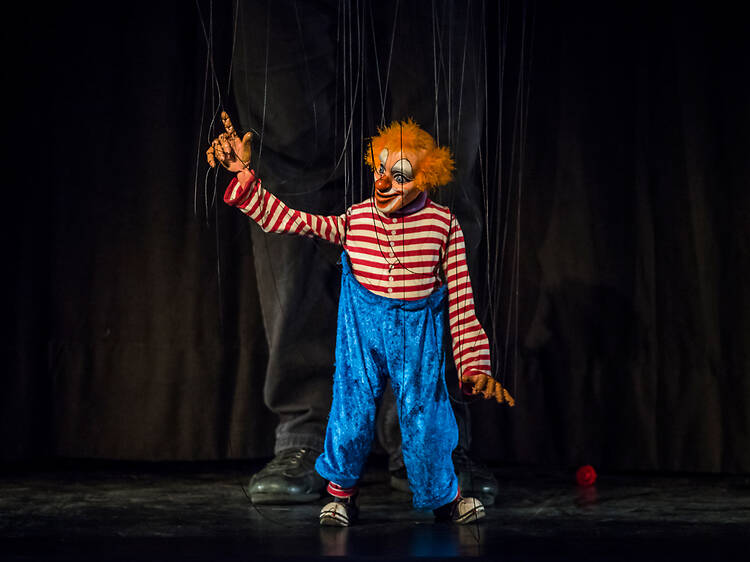 Marionetes fent circ? Sí, és possible! Marionetes fent circ? Sí, és possible!