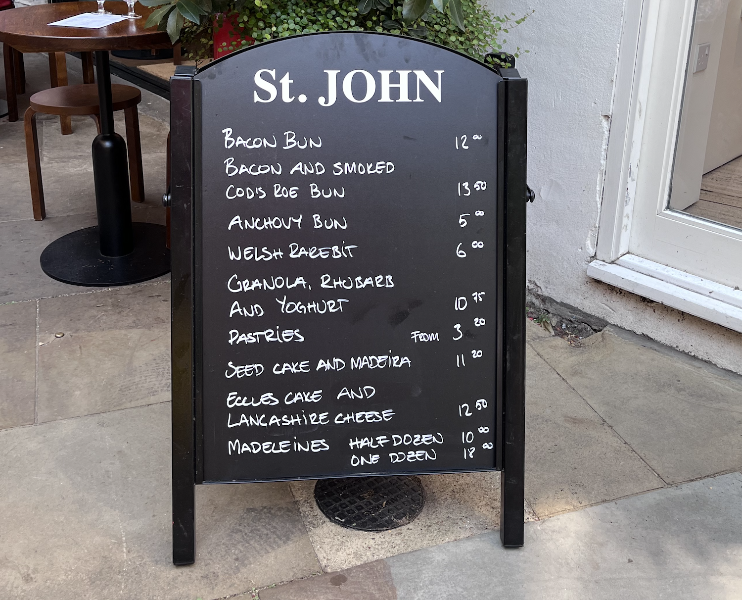 St John Neal's Yard Wine Bar Restaurant Covent Garden, London: All day dining from the cult British restaurant