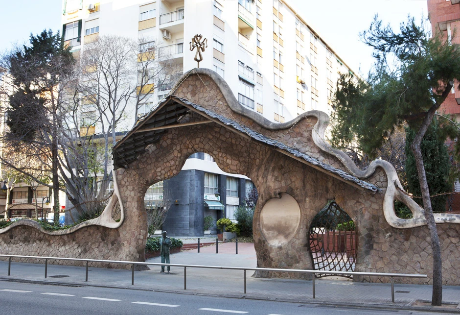 Portal de la Finca Miralles