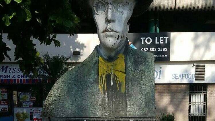 One of Portugal's greatest literary figures spent his childhood in Durban, and now his iconic statue is getting a new home at the Durban Botanic Gardens. Fernando Pessoa statue