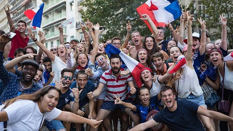Coupe du Monde : la mairie de Paris annonce la fermeture des terrasses à 2h et la piétonnisation de certains quartiers