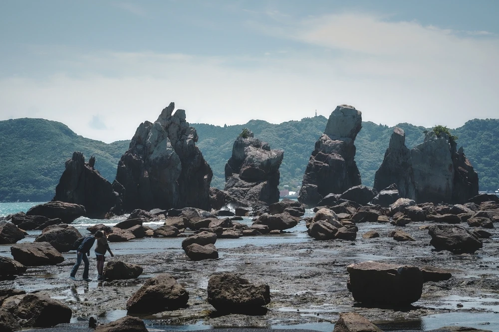 Hashigui-iwa pillar rocks along the Wakayama coastline