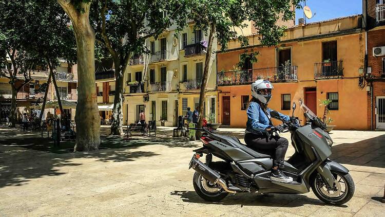 Un punt de trobada: la plaça de Bacardí