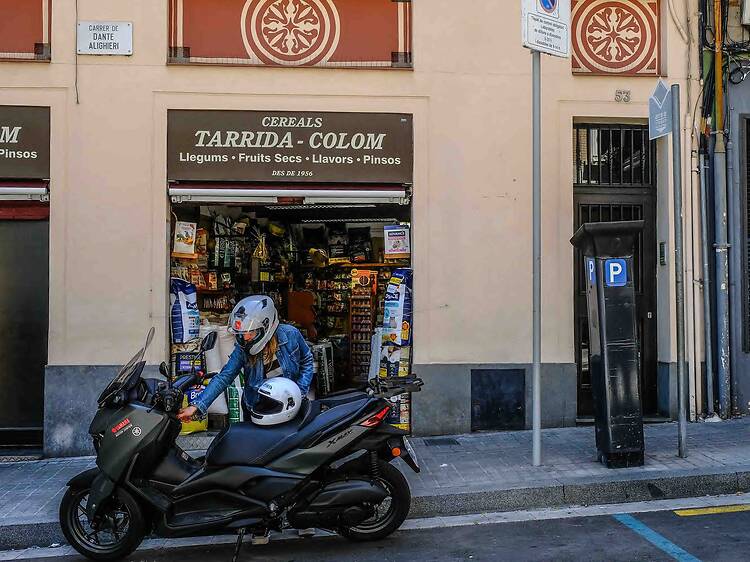 Un racó amb olor de barri antic: Cereals Tarrida-Colom