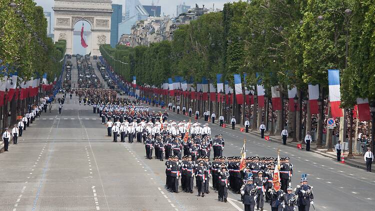 14 juillet : l'inscription devient obligatoire pour assister au défilé sur les Champs-Élysées
