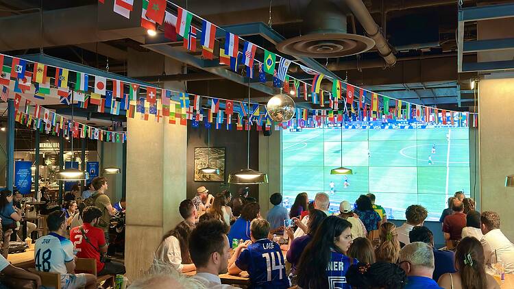 Experience the summer of soccer in Downtown Montréal with live matches, giant screens and all the excitement of game day Experience the summer of soccer in Downtown Montréal with live matches, giant screens and all the excitement of game day