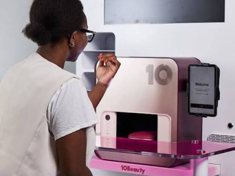 PSA: Robot manicures have landed in Chicago