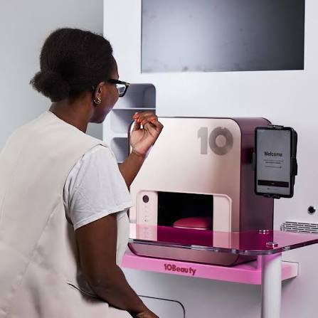 timeout.com - Laura Ratliff - PSA: Robot manicures have landed in Chicago