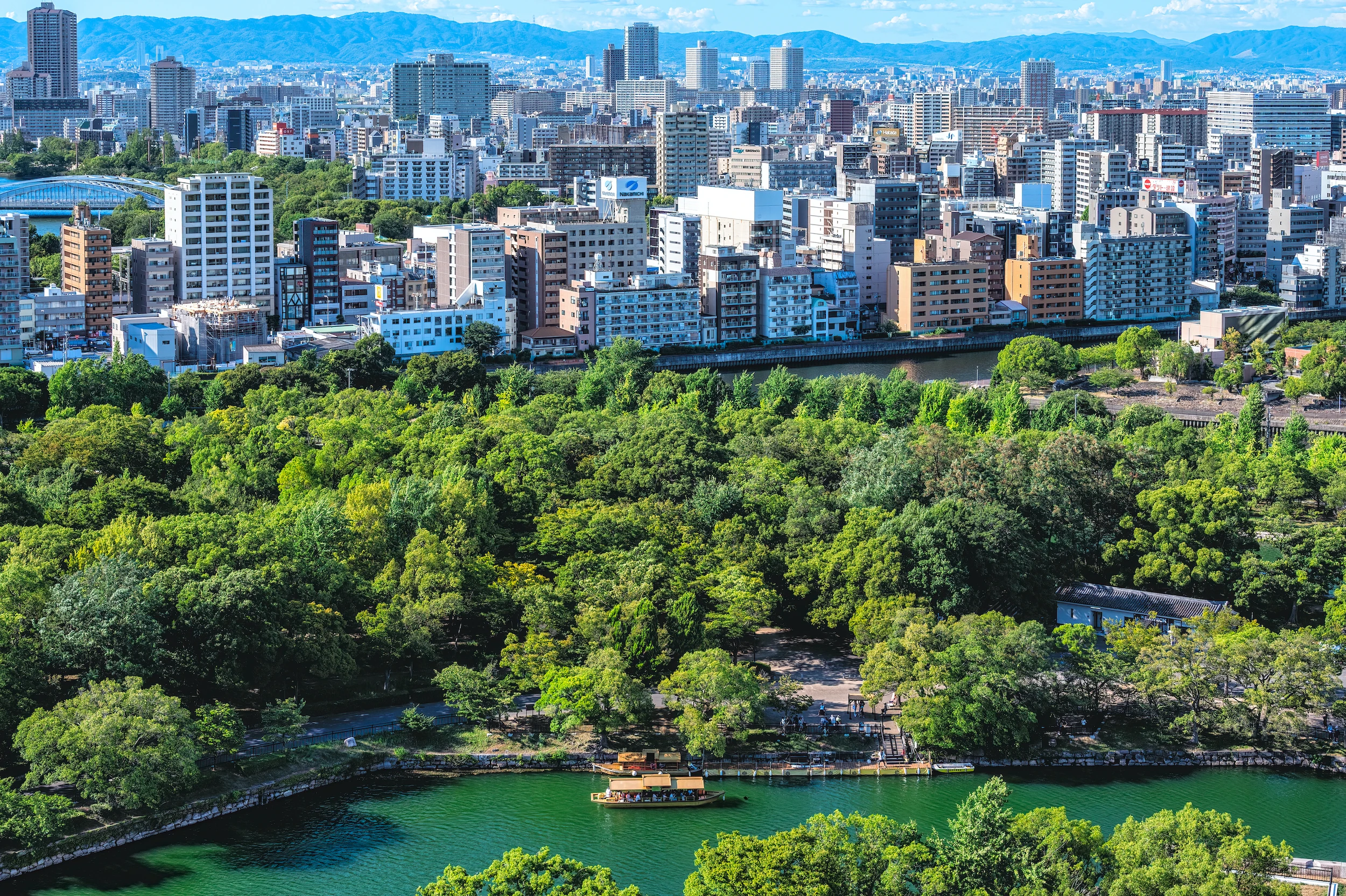 View from Osaka Castle to Osaka Castle Park