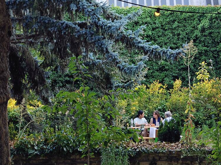 Se poser dans l'un des jardins les plus secrets de Paris