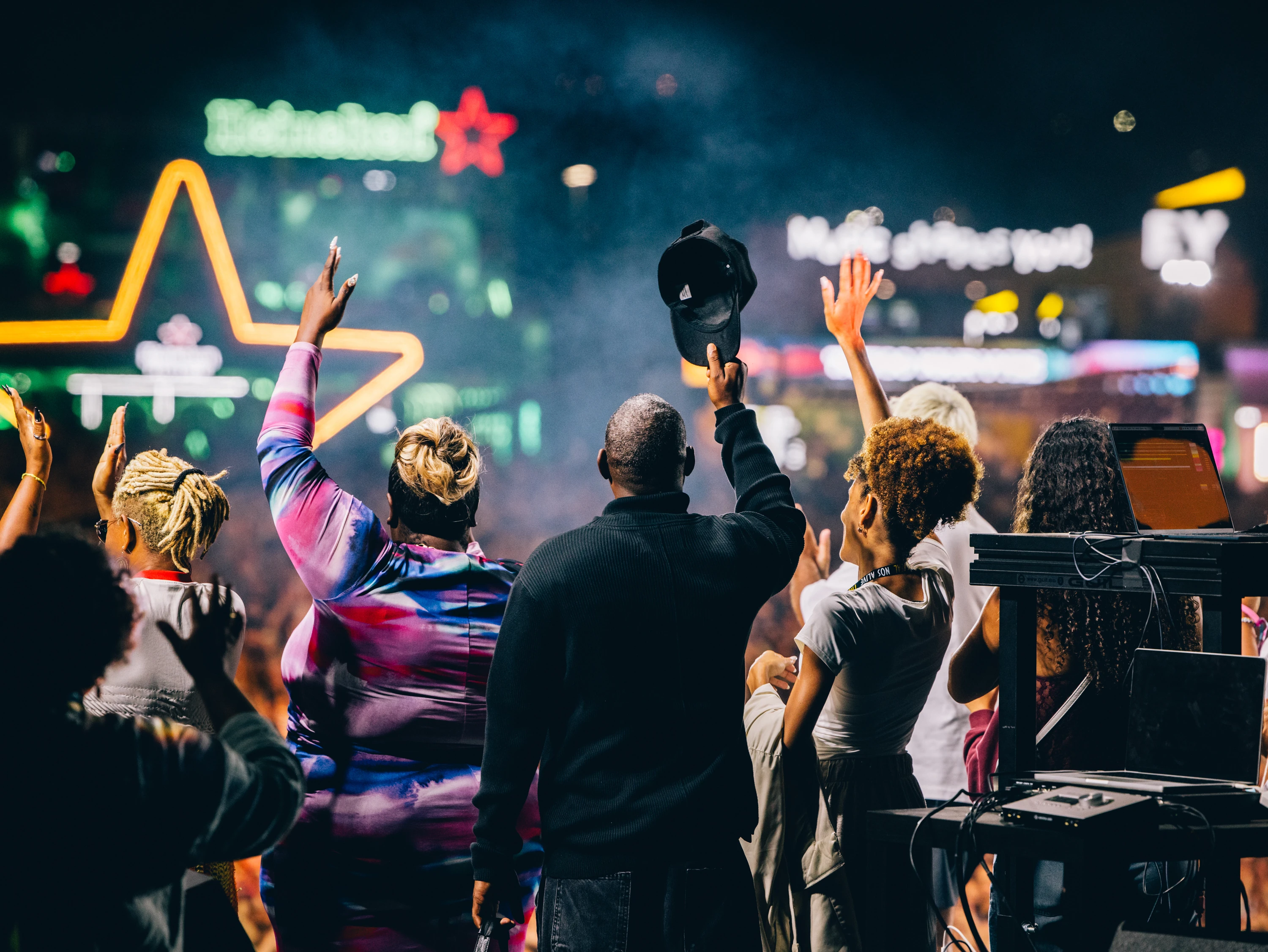 Buraka Som Sistema, Nos Alive