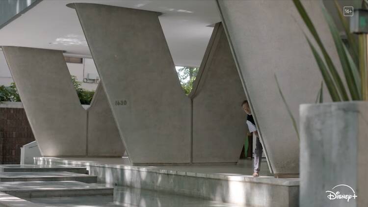 Edificio de Arribeños 1600, El encargado Edificio de Arribeños 1600, El encargado