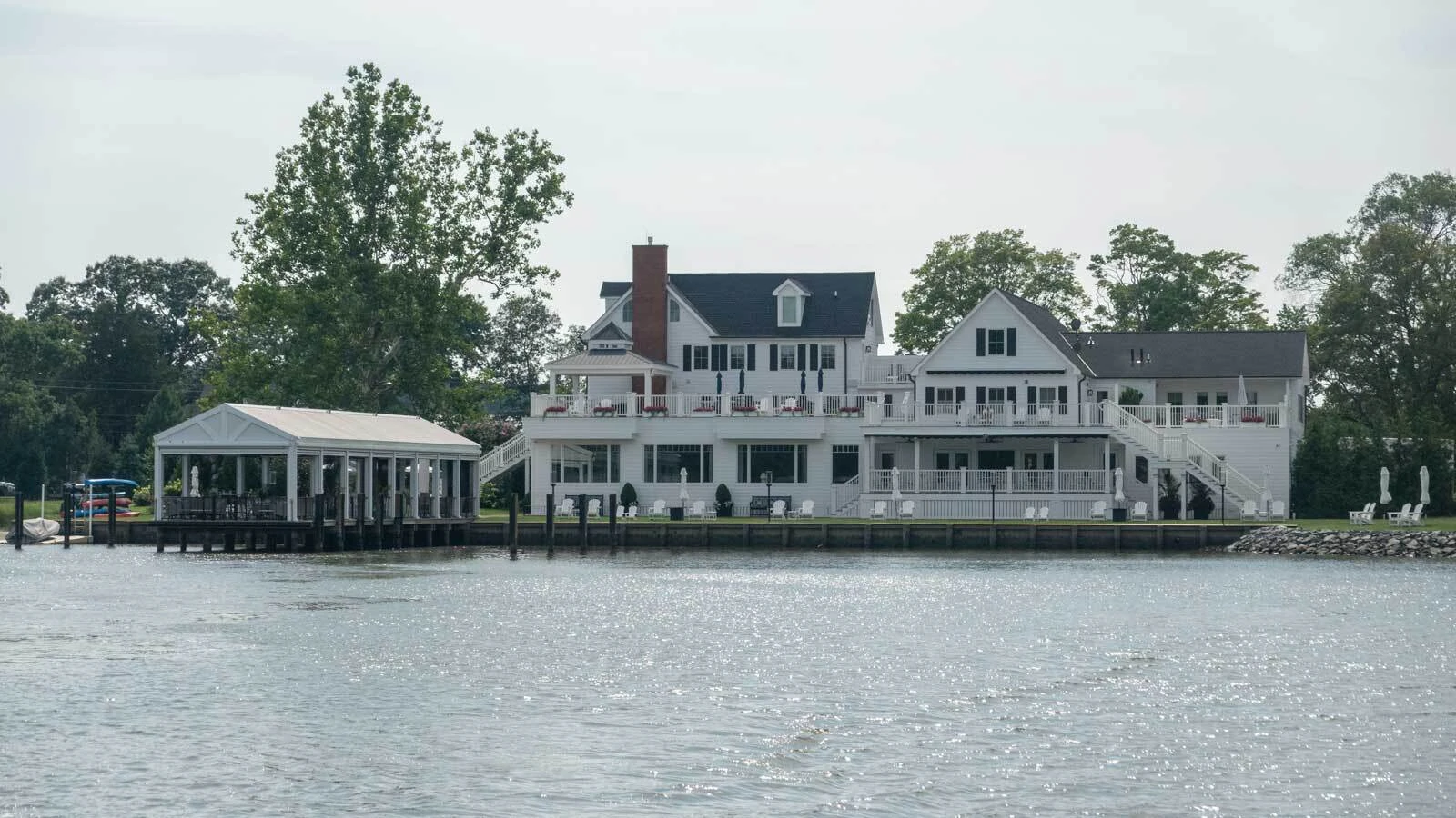 The Oaks Waterfront Hotel (Easton, Maryland) 
