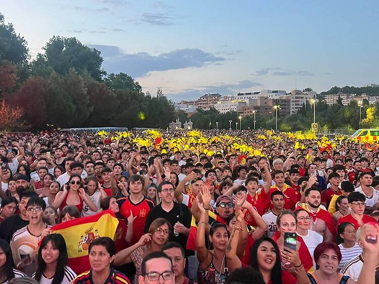 Dónde ver la histórica final del Mundial en Madrid: la pantalla más grande, cinco lugares al aire libre y dos salas de cine Dónde ver la histórica final del Mundial en Madrid: la pantalla más grande, cinco lugares al aire libre y dos salas de cine